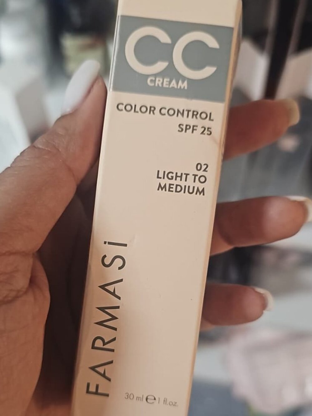 Farmasi CC Cream SPF 25 02 Light to Medium (30 ml)